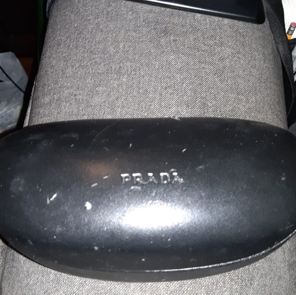 LADIES SUNGLASSES BY PRADA - Picture 4 of 6